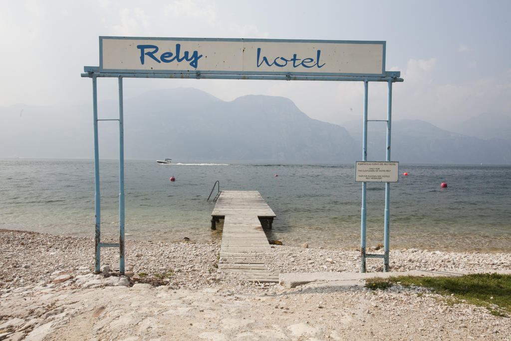 ברנצונה סול גארדה Hotel Residence Rely מראה חיצוני תמונה