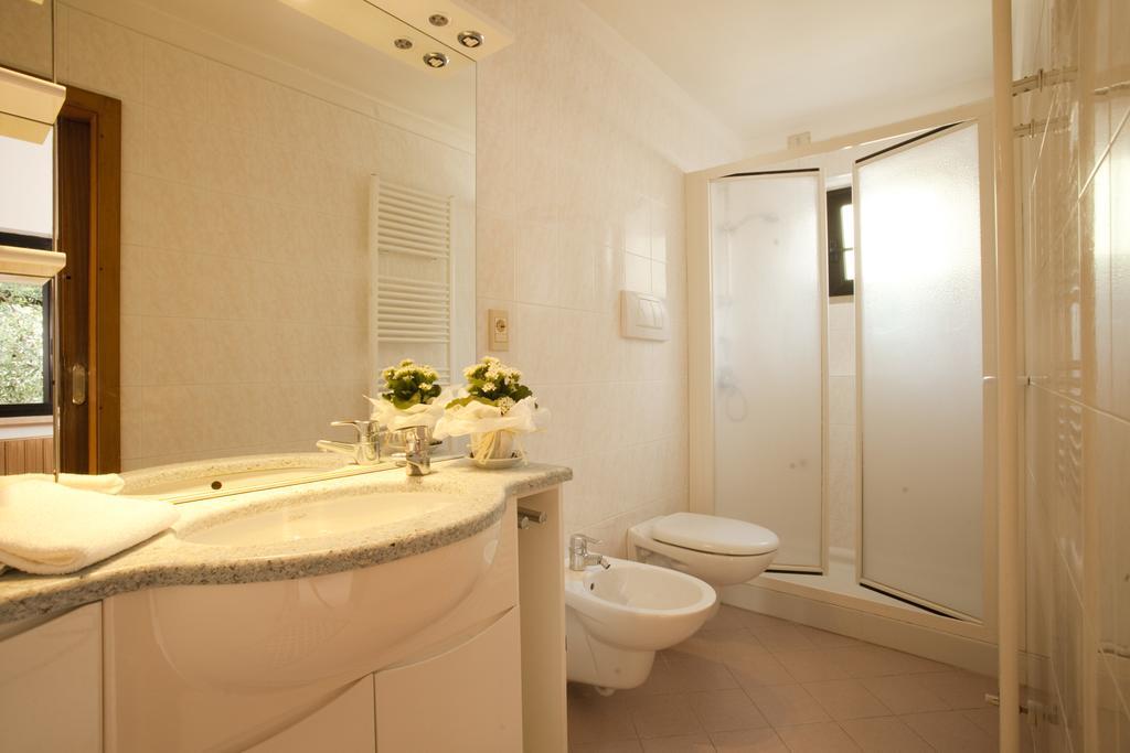 ברנצונה סול גארדה Hotel Residence Rely מראה חיצוני תמונה
