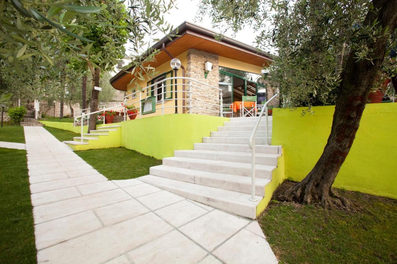 ברנצונה סול גארדה Hotel Residence Rely מראה חיצוני תמונה